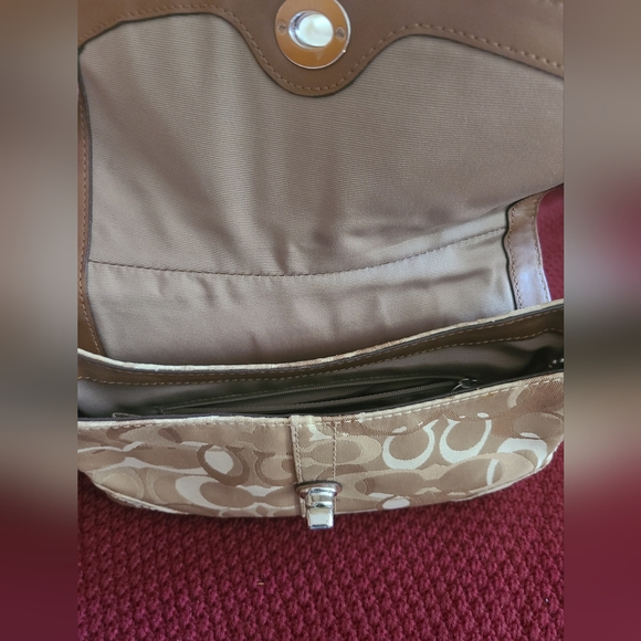 COACH HAND BAG LIKE NEW - Picture 7 of 11